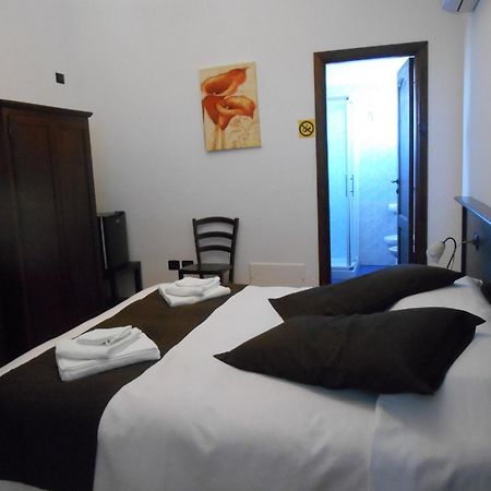 Bed & Breakfast Giardini Di Marzo Lecce Bagian luar foto
