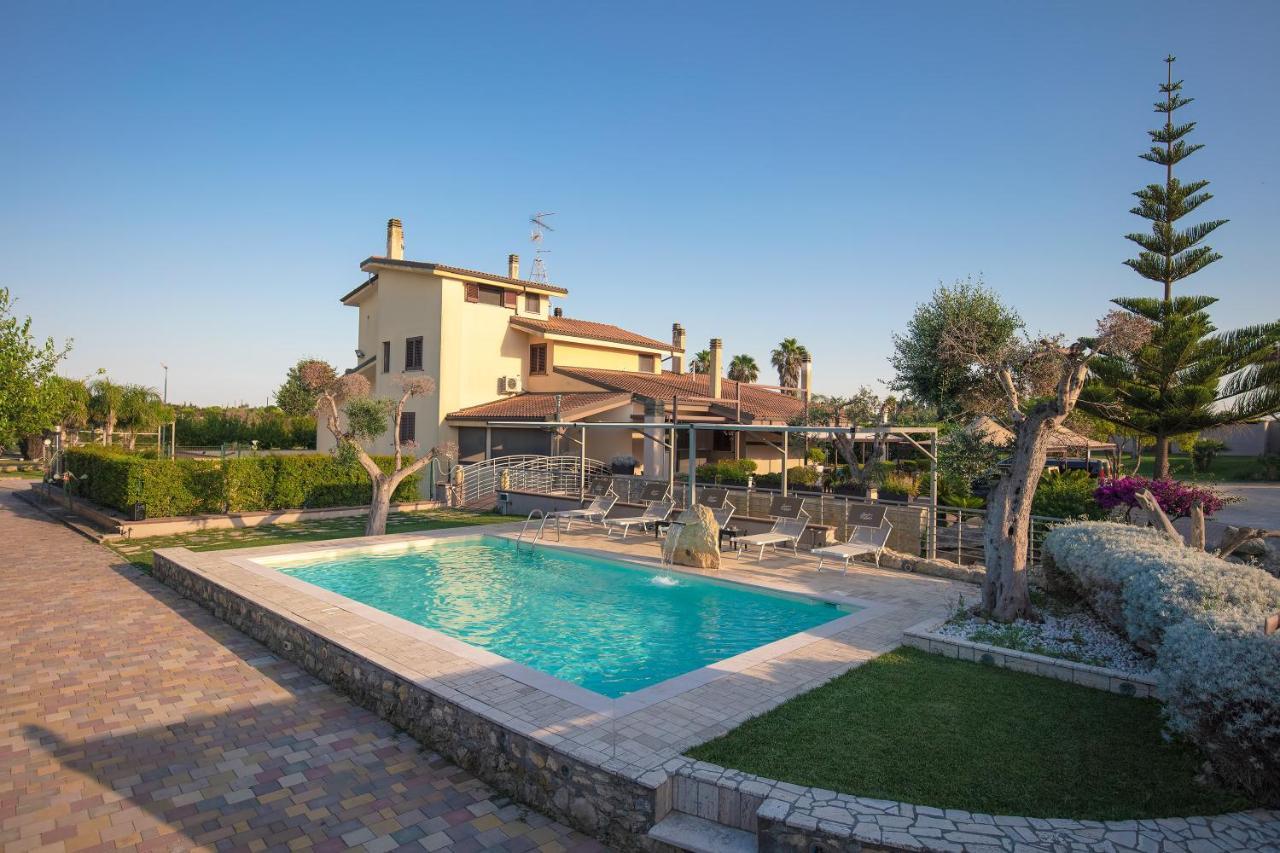 Bed & Breakfast Giardini Di Marzo Lecce Bagian luar foto