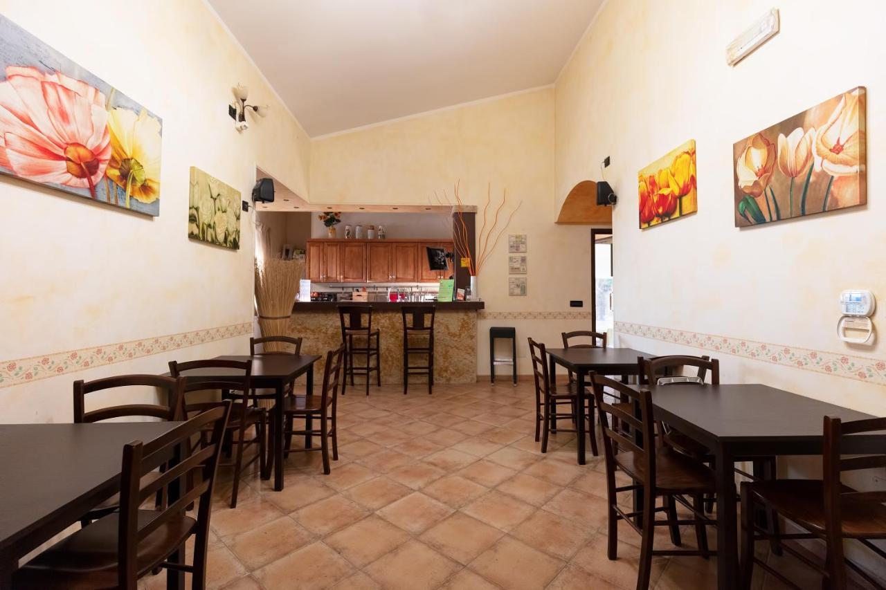 Bed & Breakfast Giardini Di Marzo Lecce Bagian luar foto