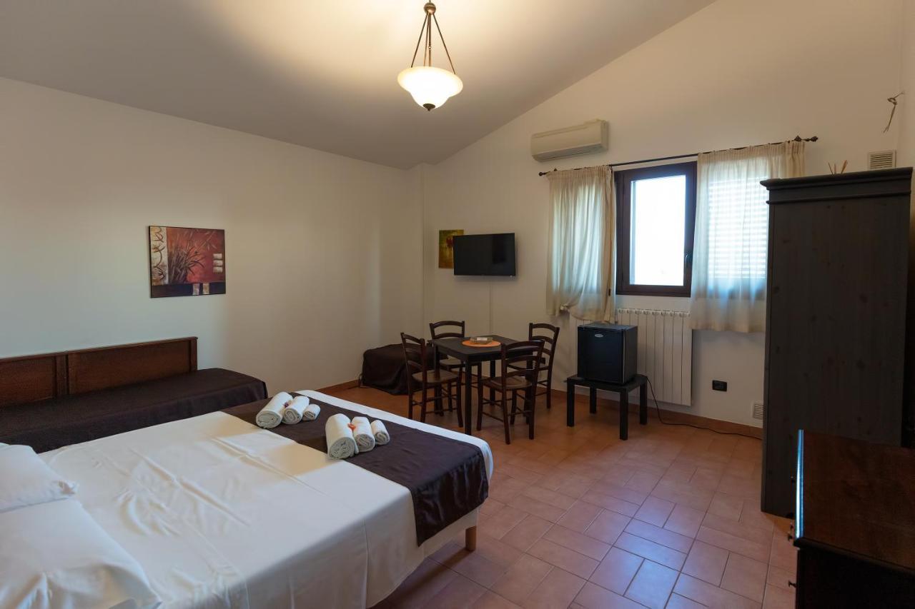 Bed & Breakfast Giardini Di Marzo Lecce Bagian luar foto