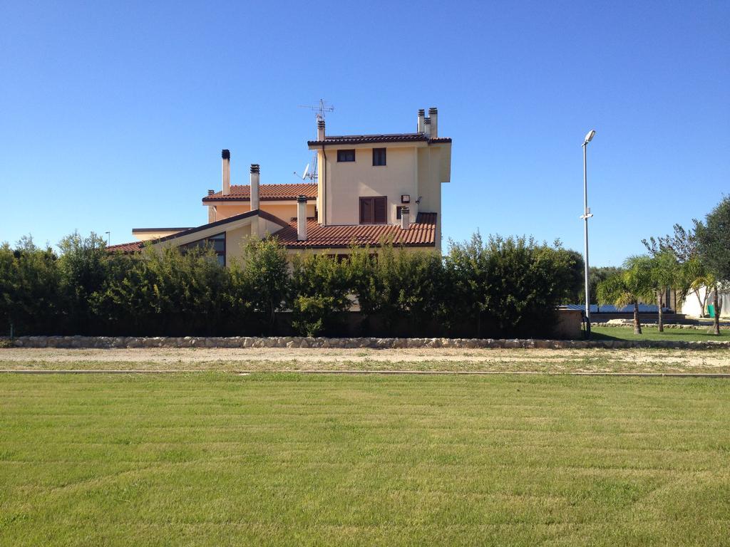 Bed & Breakfast Giardini Di Marzo Lecce Bagian luar foto
