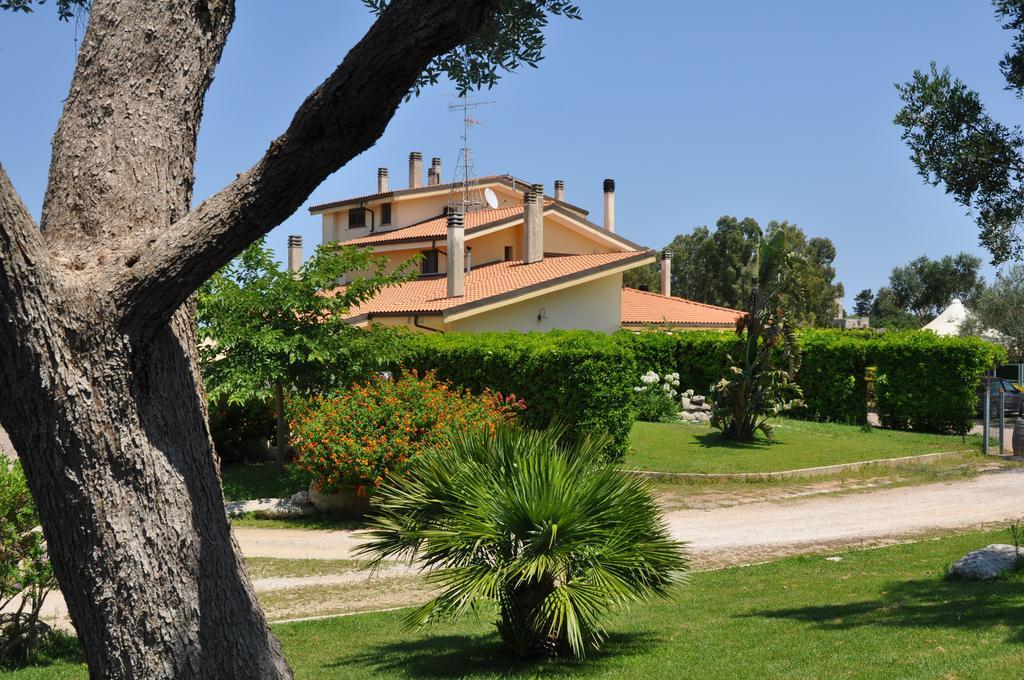 Bed & Breakfast Giardini Di Marzo Lecce Bagian luar foto