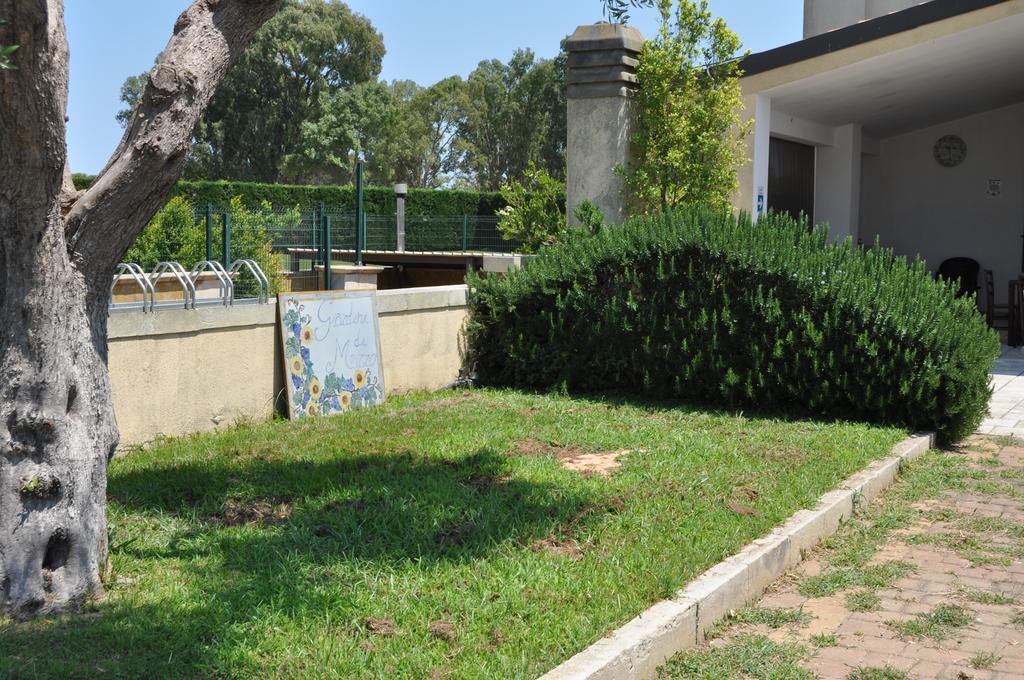 Bed & Breakfast Giardini Di Marzo Lecce Bagian luar foto