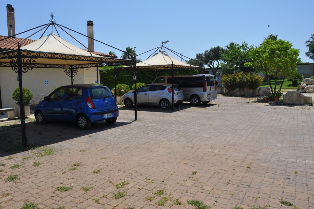 Bed & Breakfast Giardini Di Marzo Lecce Bagian luar foto