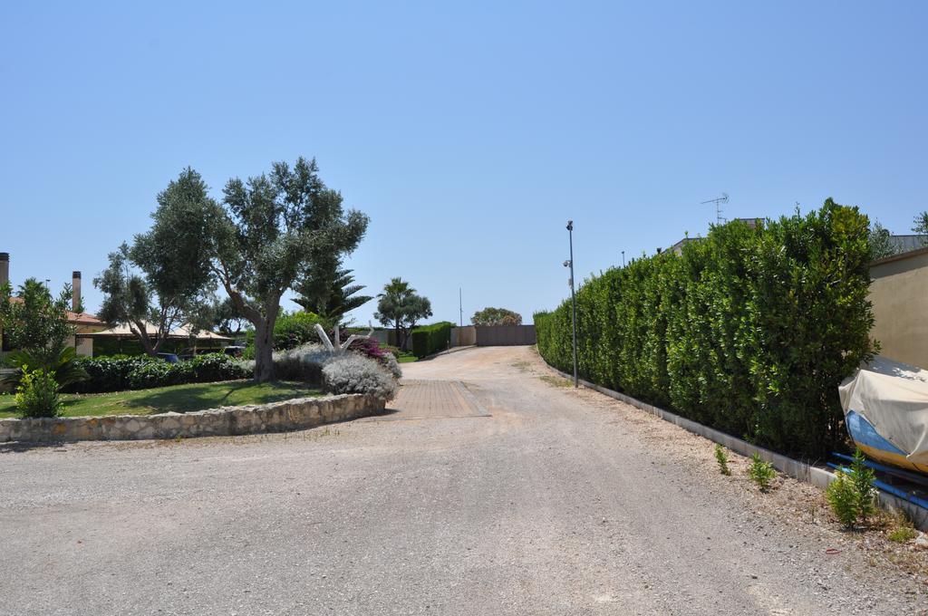 Bed & Breakfast Giardini Di Marzo Lecce Bagian luar foto
