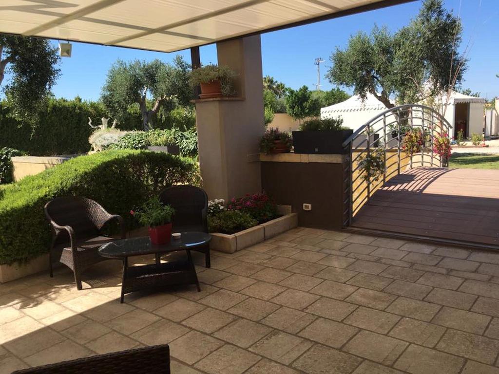 Bed & Breakfast Giardini Di Marzo Lecce Bagian luar foto