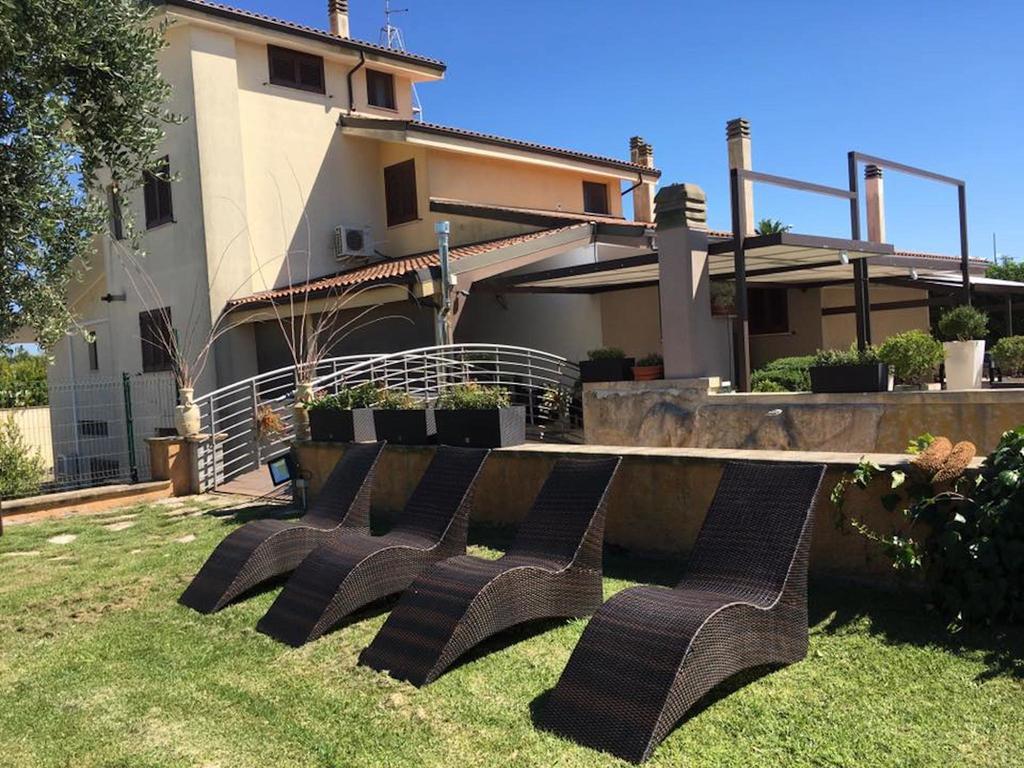 Bed & Breakfast Giardini Di Marzo Lecce Bagian luar foto