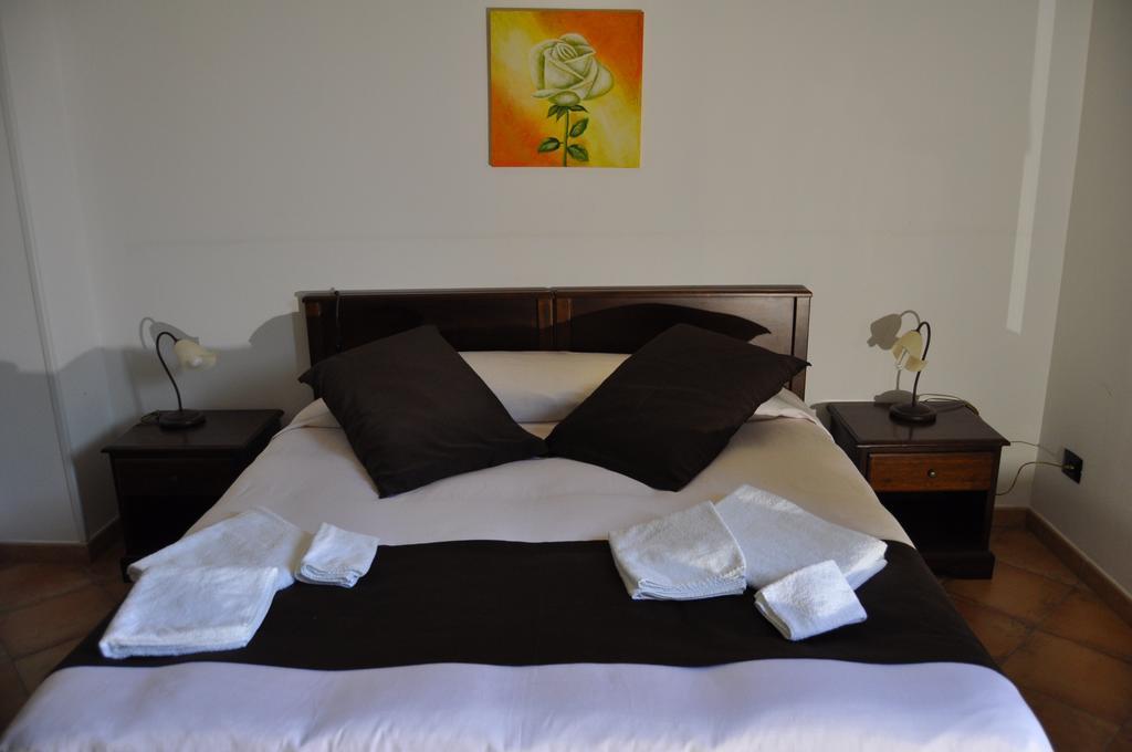 Bed & Breakfast Giardini Di Marzo Lecce Bagian luar foto