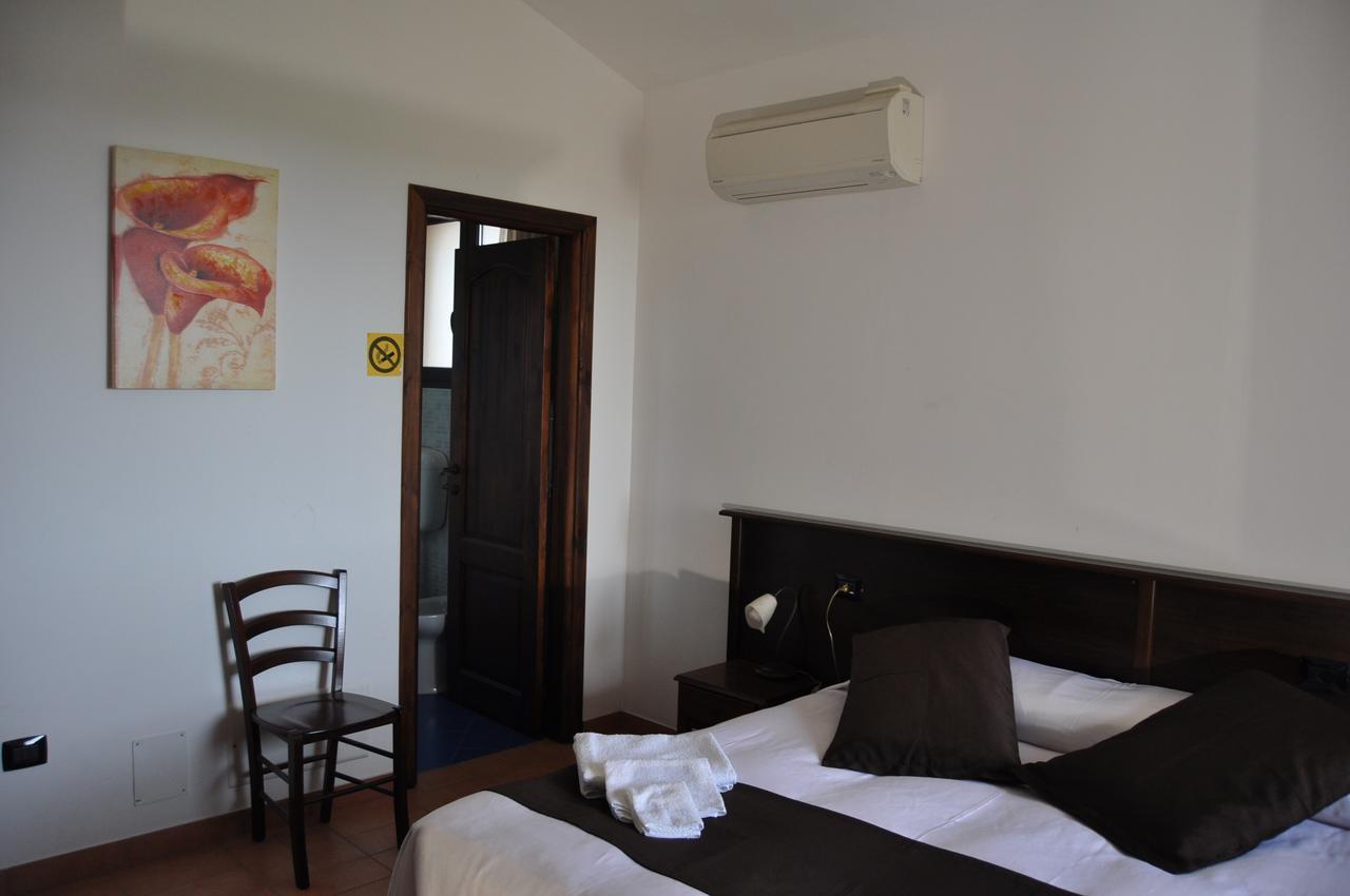 Bed & Breakfast Giardini Di Marzo Lecce Bagian luar foto
