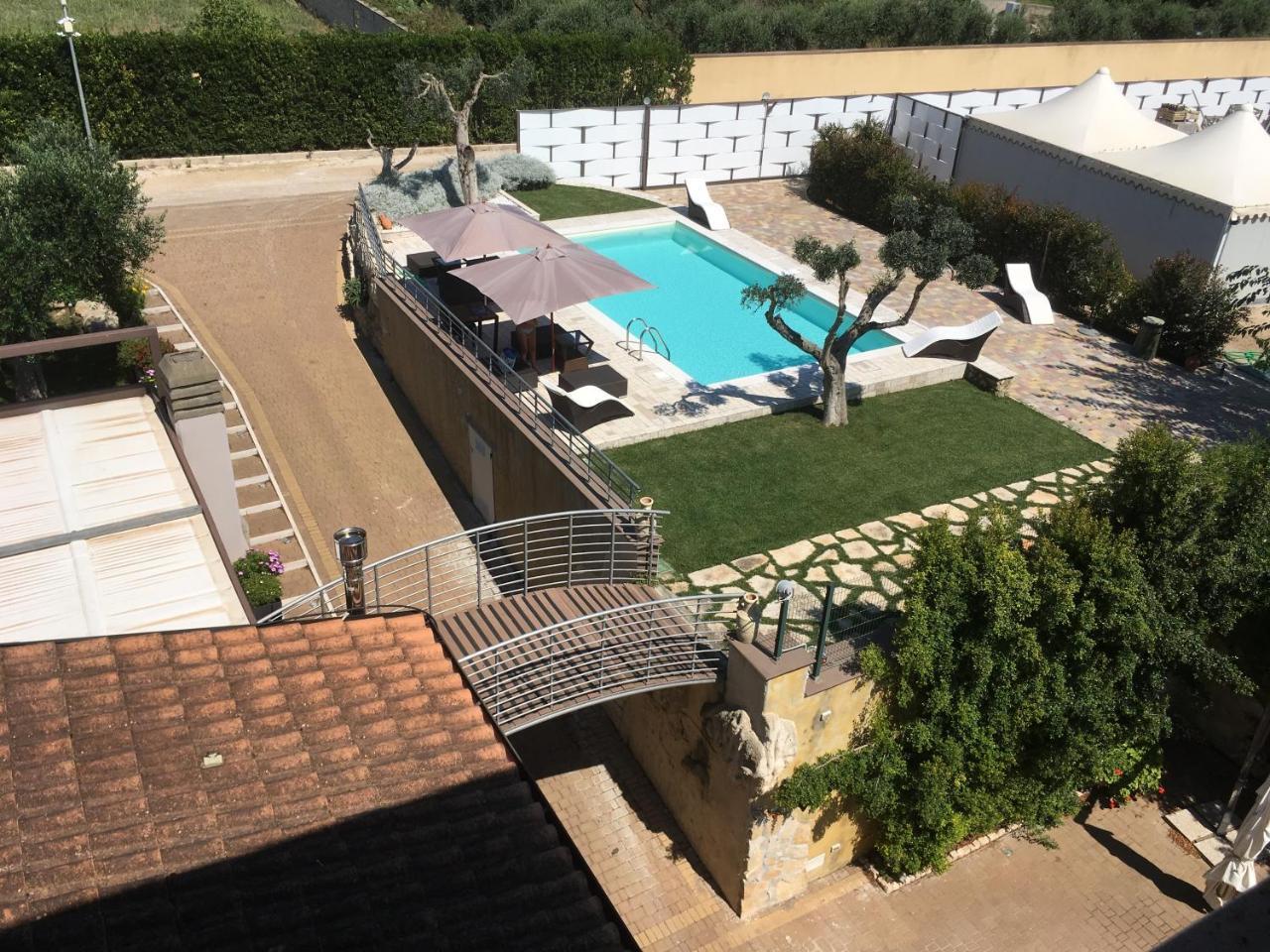 Bed & Breakfast Giardini Di Marzo Lecce Bagian luar foto
