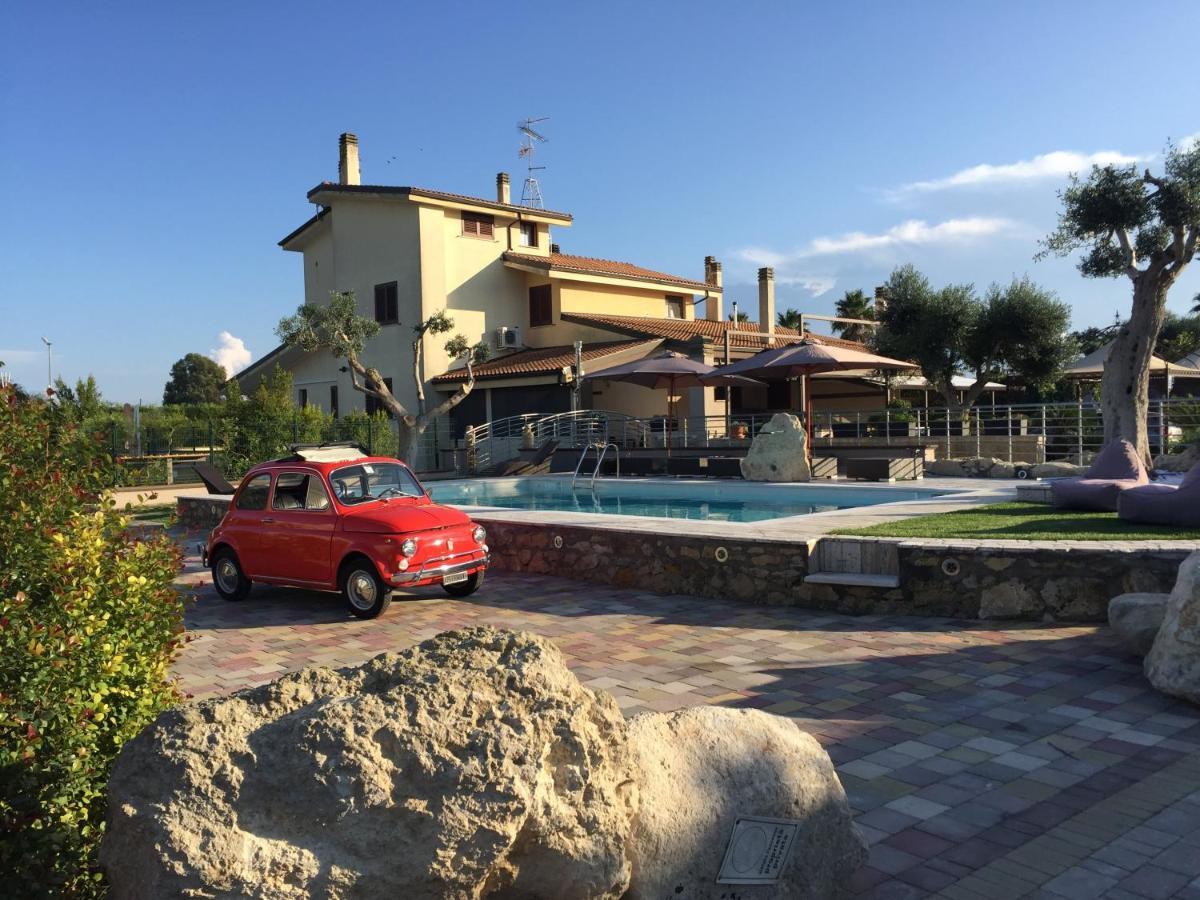 Bed & Breakfast Giardini Di Marzo Lecce Bagian luar foto