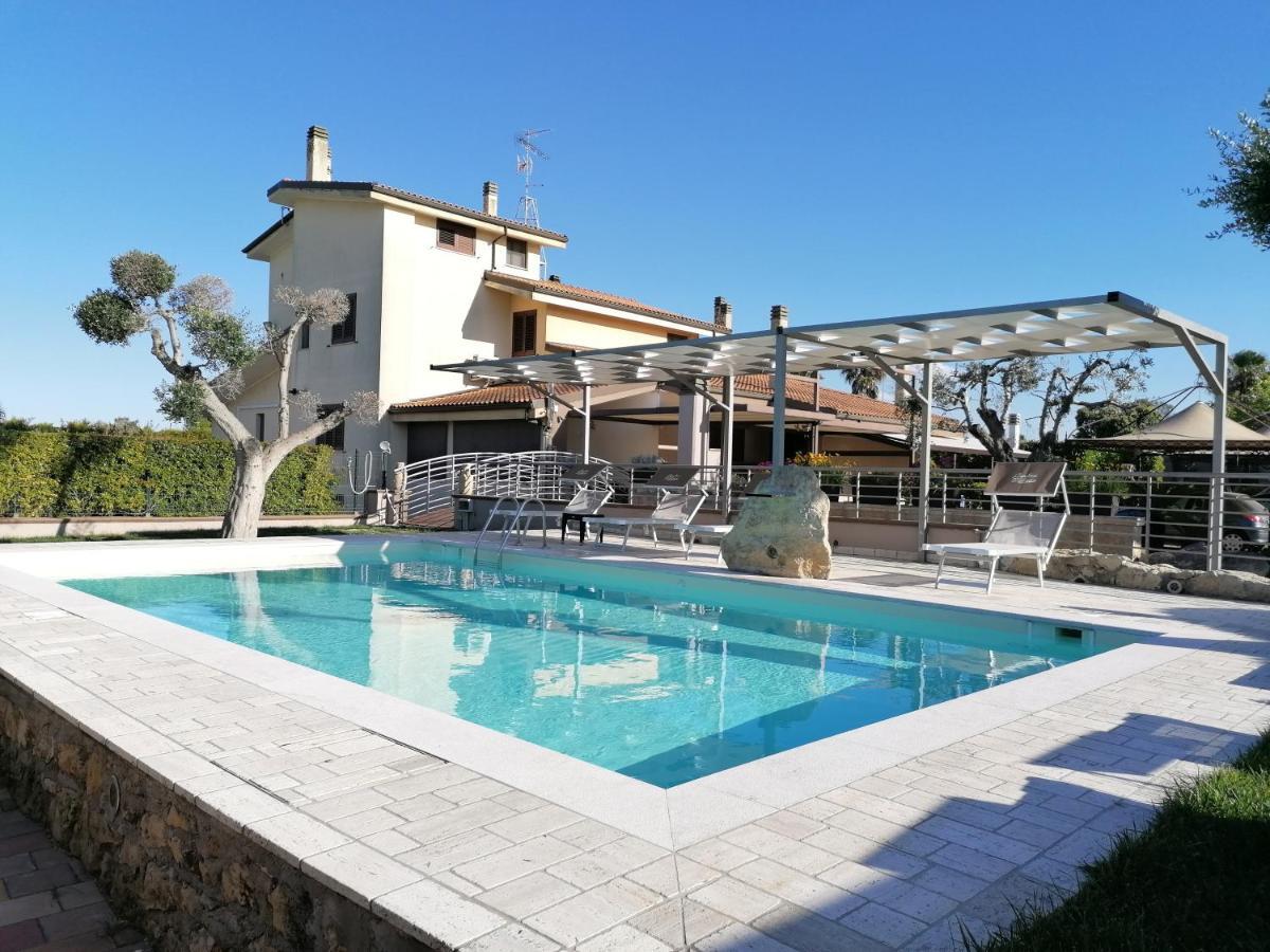 Bed & Breakfast Giardini Di Marzo Lecce Bagian luar foto