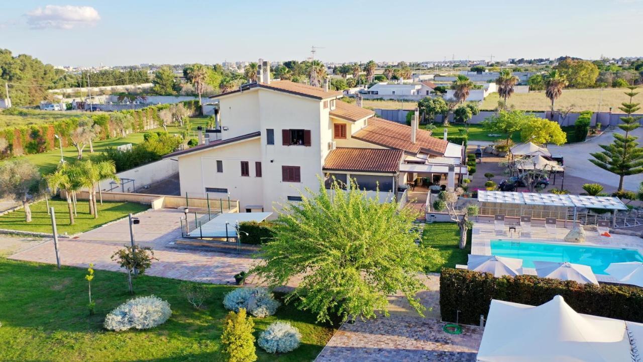 Bed & Breakfast Giardini Di Marzo Lecce Bagian luar foto